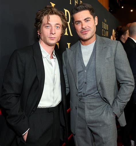 jeremy allen nude|Zac Efron and Jeremy Allen White on going nude in The Iron。